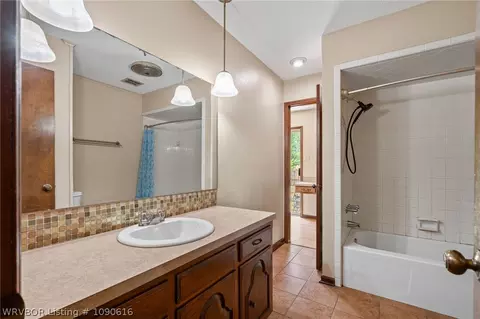 Bath - 1300 Southridge Ln, Fort Smith, AR 72908 photo 1 of 2