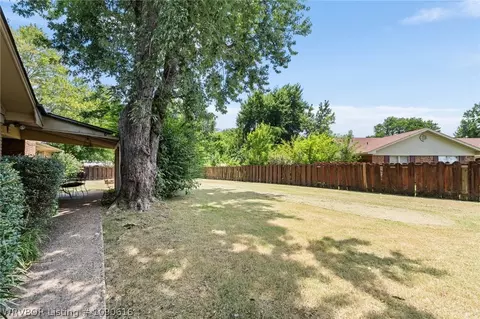 Exterior - 1300 Southridge Ln, Fort Smith, AR 72908 photo 7 of 8
