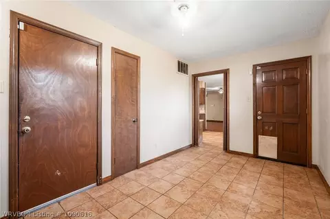 Entry Way - 1300 Southridge Ln, Fort Smith, AR 72908 photo 4 of 4