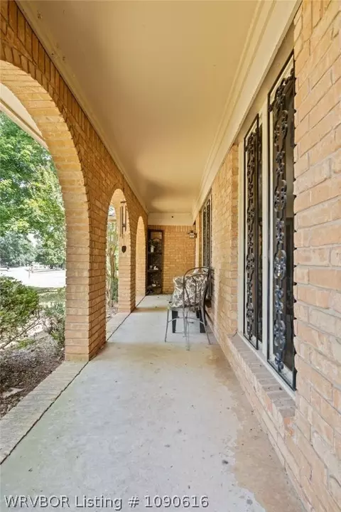Exterior - 1300 Southridge Ln, Fort Smith, AR 72908 photo 2 of 8