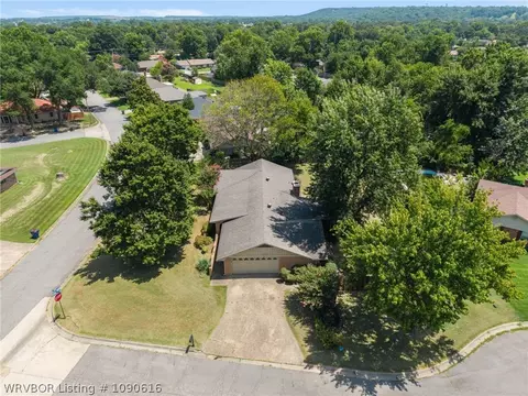 View/Area - 1300 Southridge Ln, Fort Smith, AR 72908 photo 2 of 5
