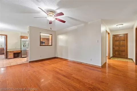 Living - 1300 Southridge Ln, Fort Smith, AR 72908 photo 2 of 5