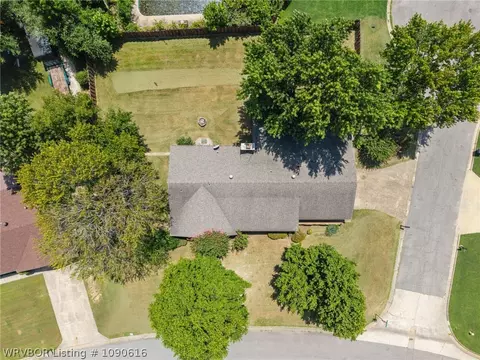 View/Area - 1300 Southridge Ln, Fort Smith, AR 72908 photo 1 of 5