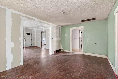Living - 714 N 21st St, Fort Smith, AR 72901 photo 3 of 3