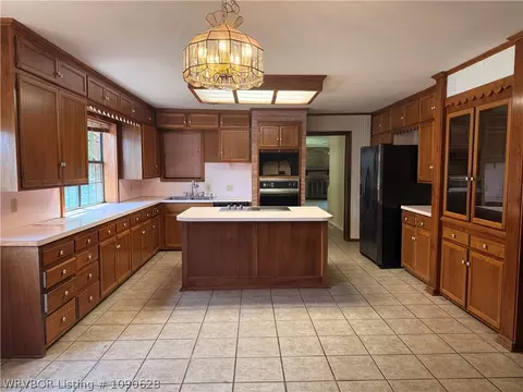 Kitchen - 523 N 47th St, Fort Smith, AR 72903 photo 2 of 5