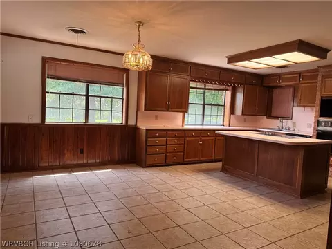 Kitchen - 523 N 47th St, Fort Smith, AR 72903 photo 4 of 5