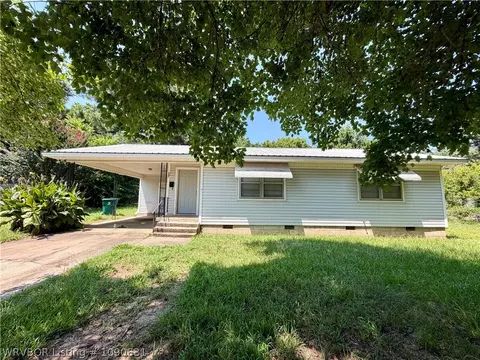 547 W 6th St, Booneville, AR 72927
