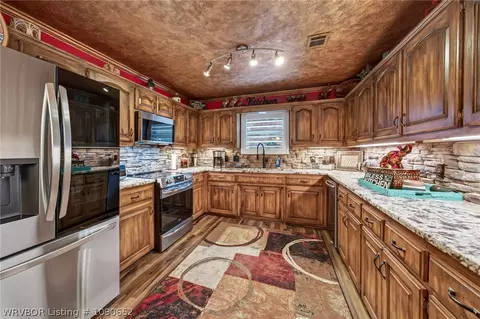 Kitchen - 5809 Cedar Break Dr, Fort Smith, AR 72916 photo 1 of 6
