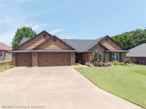 Exterior - 5809 Cedar Break Dr, Fort Smith, AR 72916 photo 2 of 12