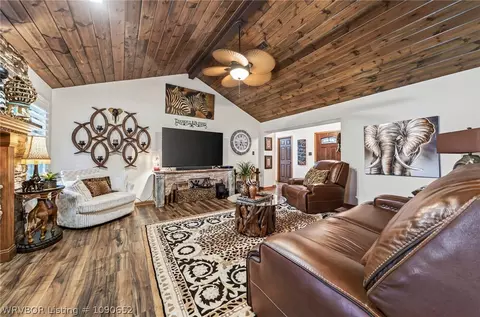 Living - 5809 Cedar Break Dr, Fort Smith, AR 72916 photo 1 of 5