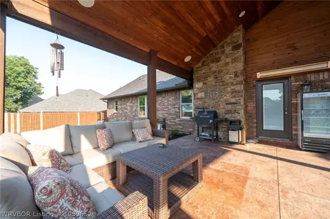 Exterior - 5809 Cedar Break Dr, Fort Smith, AR 72916 photo 9 of 12