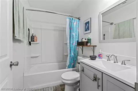 Bath - 3610 Bradley Dr, Fort Smith, AR 72904 photo 1 of 4