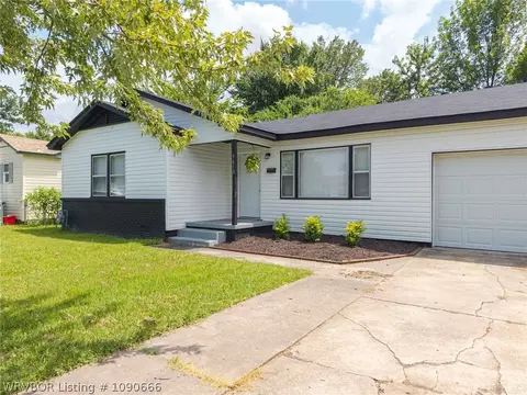 Exterior - 3610 Bradley Dr, Fort Smith, AR 72904 photo 8 of 14