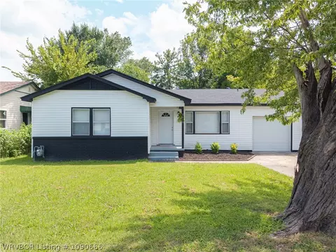 Exterior - 3610 Bradley Dr, Fort Smith, AR 72904 photo 4 of 14