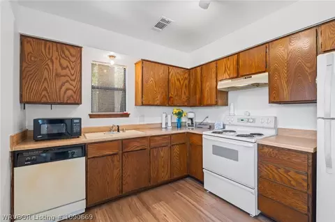 Kitchen - 502 O St, Barling, AR 72923 photo 1 of 2
