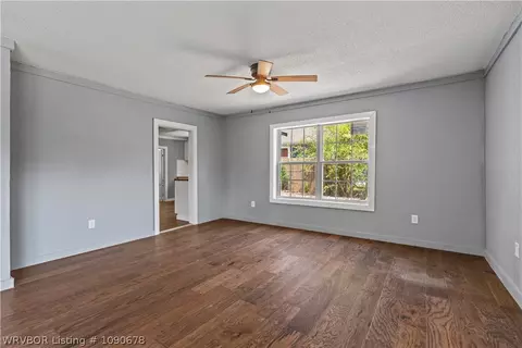 Living - 320 Maple Shade Rd, Alma, AR 72921 photo 1 of 4