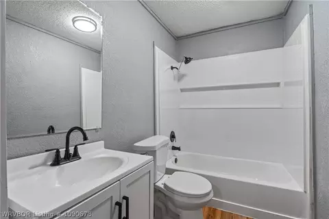 Bath - 320 Maple Shade Rd, Alma, AR 72921 photo 1 of 1