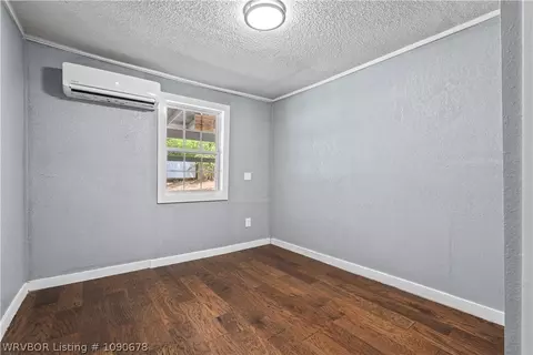Bedroom - 320 Maple Shade Rd, Alma, AR 72921 photo 3 of 6