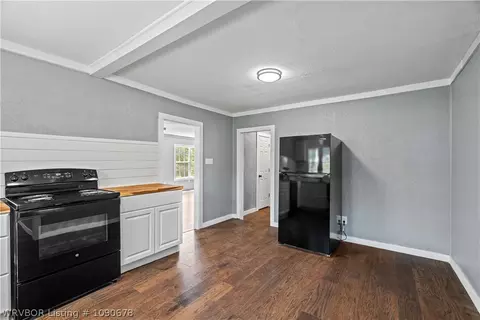 Entry Way - 320 Maple Shade Rd, Alma, AR 72921 photo 1 of 3
