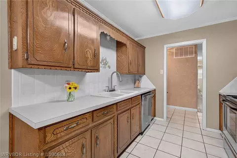 Kitchen - 9208 Enid St, Fort Smith, AR 72903 photo 2 of 3