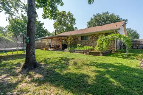 Exterior - 9208 Enid St, Fort Smith, AR 72903 photo 5 of 7
