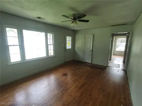 Living - 3530 Wilma Ave, Fort Smith, AR 72904 photo 1 of 1