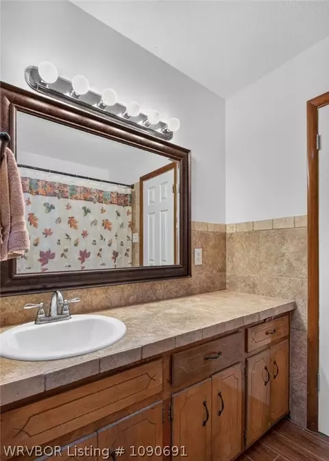 Bath - 6414 Crimson Ave, Fort Smith, AR 72903 photo 3 of 4