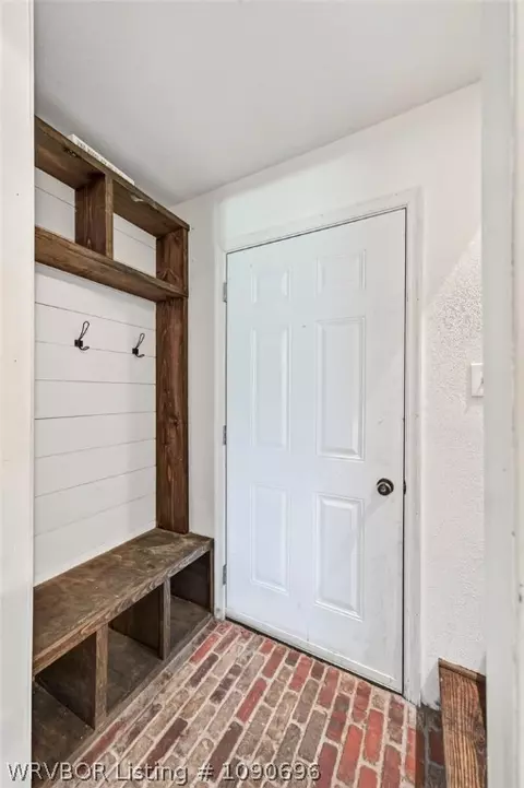 Entry Way - 6326 Tyro Rd, Hackett, AR 72937 photo 1 of 1