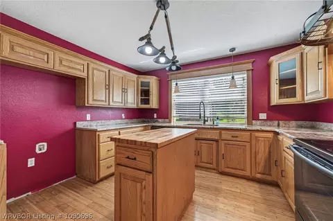 Kitchen - 6326 Tyro Rd, Hackett, AR 72937 photo 3 of 6