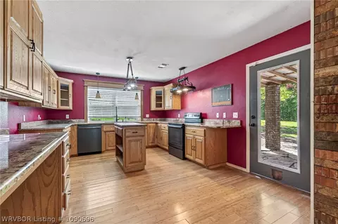 Kitchen - 6326 Tyro Rd, Hackett, AR 72937 photo 4 of 6