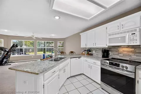 Kitchen - 9801 Broadwell St, Fort Smith, AR 72908 photo 3 of 4