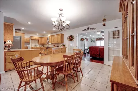 Dining - 6505 Euper Ln, Fort Smith, AR 72903 photo 3 of 3