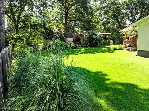 Exterior - 6505 Euper Ln, Fort Smith, AR 72903 photo 5 of 11
