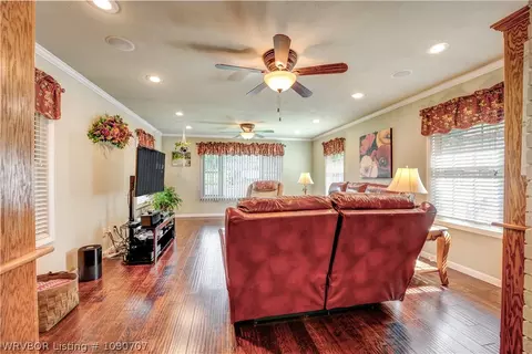 Living - 6505 Euper Ln, Fort Smith, AR 72903 photo 1 of 4