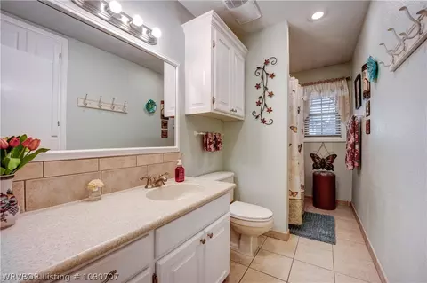 Bath - 6505 Euper Ln, Fort Smith, AR 72903 photo 2 of 2