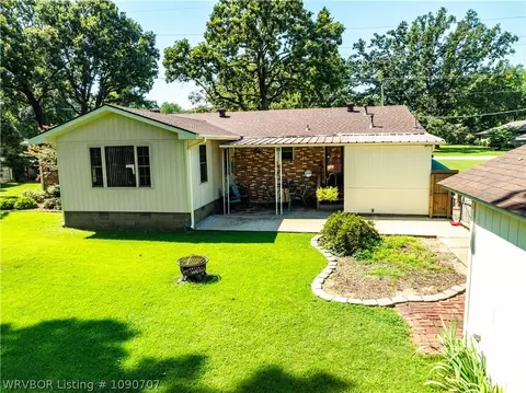 Exterior - 6505 Euper Ln, Fort Smith, AR 72903 photo 4 of 11