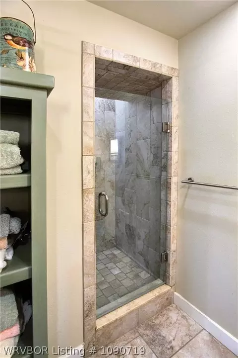 Bath - 6228 Gordon Ln, Fort Smith, AR 72903 photo 7 of 10