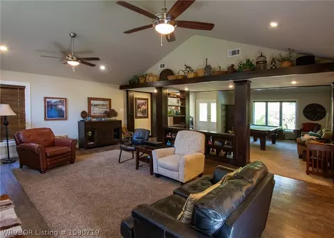 Living - 6228 Gordon Ln, Fort Smith, AR 72903 photo 2 of 3