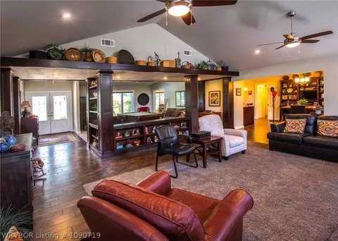 Living - 6228 Gordon Ln, Fort Smith, AR 72903 photo 3 of 3