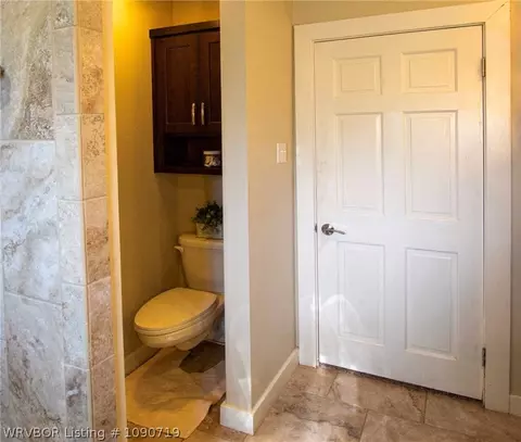 Bath - 6228 Gordon Ln, Fort Smith, AR 72903 photo 3 of 10