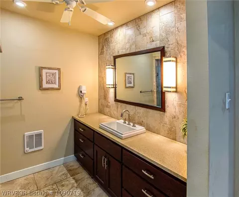 Bath - 6228 Gordon Ln, Fort Smith, AR 72903 photo 5 of 10