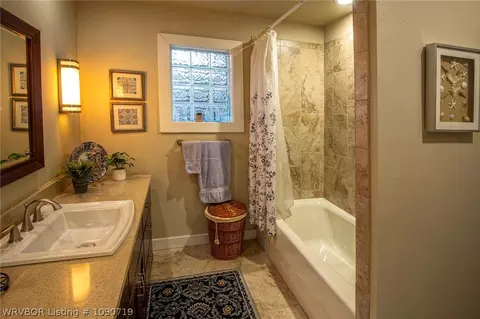 Bath - 6228 Gordon Ln, Fort Smith, AR 72903 photo 1 of 10