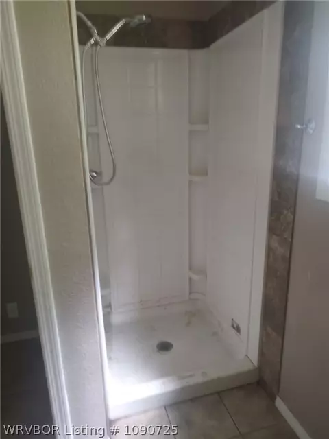 Bath - 705 S Elm St, Hartford, AR 72938 photo 2 of 4