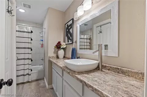 Bath - 105 Cindy Cir, Fort Smith, AR 72908 photo 2 of 2