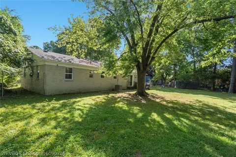 Exterior - 105 Cindy Cir, Fort Smith, AR 72908 photo 4 of 8