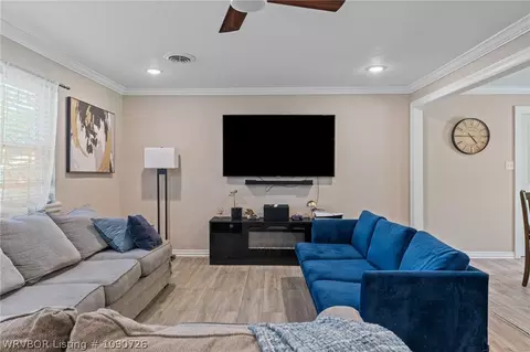 Living - 105 Cindy Cir, Fort Smith, AR 72908 photo 3 of 3