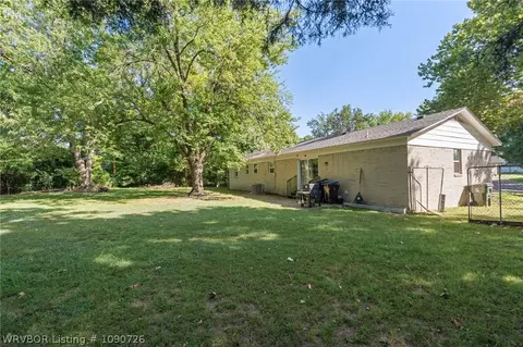 Exterior - 105 Cindy Cir, Fort Smith, AR 72908 photo 6 of 8