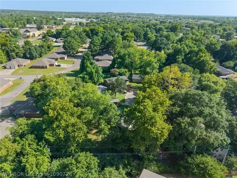 View/Area - 105 Cindy Cir, Fort Smith, AR 72908 photo 2 of 7