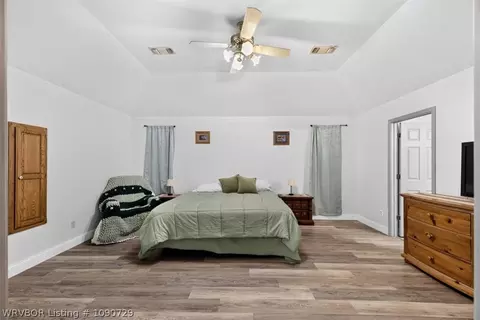 Bedroom - 37818 Springhill Rd, Howe, OK 74940 photo 1 of 8