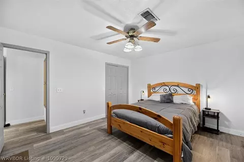 Bedroom - 37818 Springhill Rd, Howe, OK 74940 photo 6 of 8